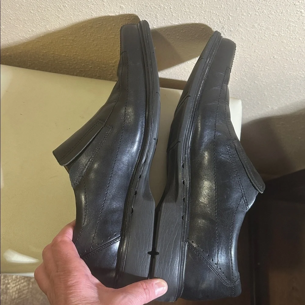 Clarks preowned notice